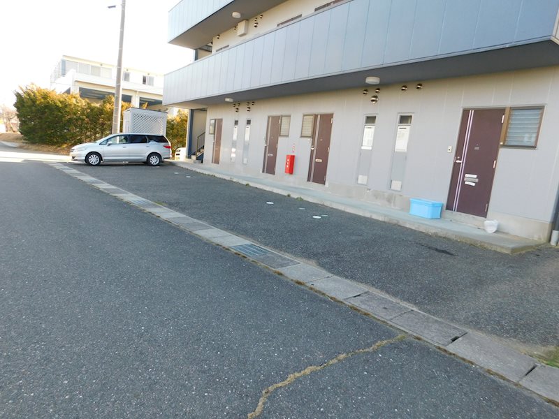 AKKパオ 駐車場