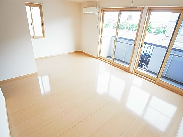 ウィルモア新松戸Ａ棟 リビング