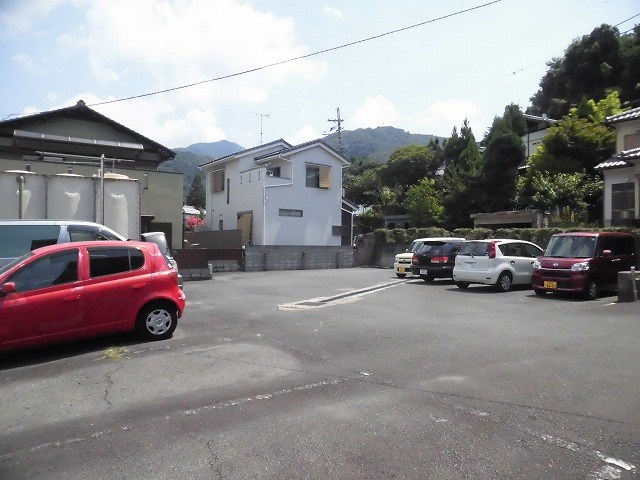アルカサール葉山 駐車場