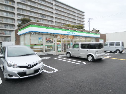 ユニヴァリィ　ソーエ コンビニ