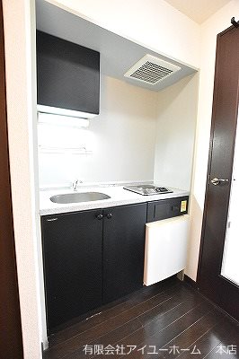 ロマネスク下到津 キッチン