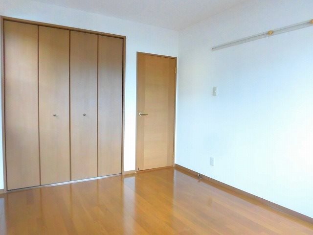 ハイカムールカスガ ベッドルーム