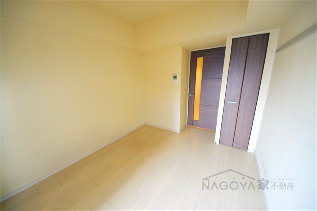 プレサンスＳＡＫＡＥ白川公園 リビング