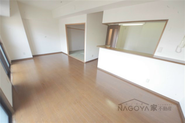 覚王山センタービル リビング