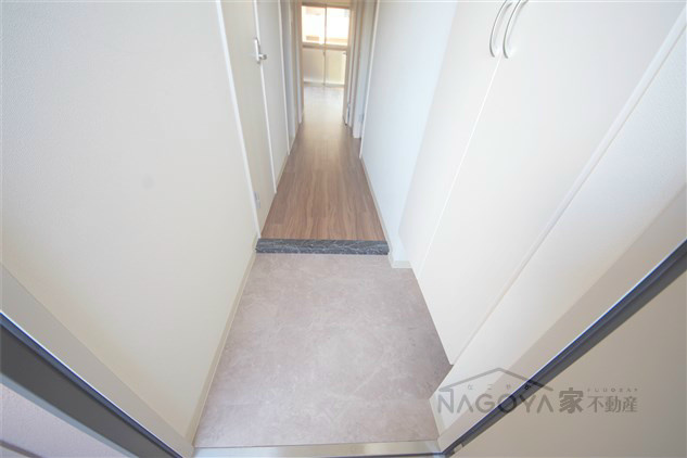 サンエスケーイワタ名城 玄関