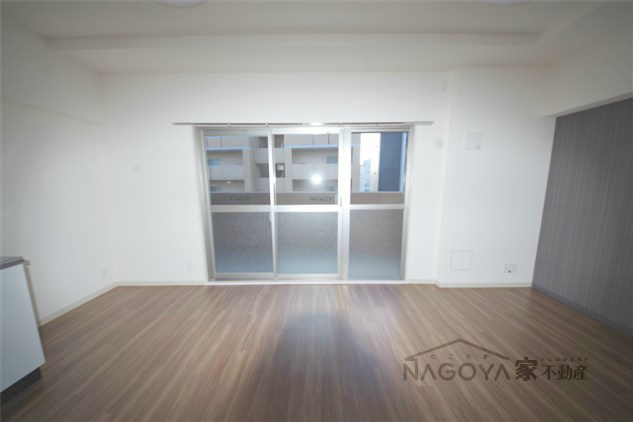 サンエスケーイワタ名城 リビング