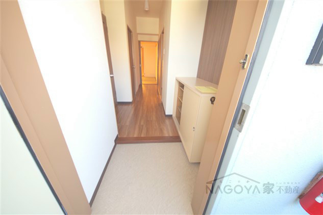 ヤマコ第２ビル 玄関