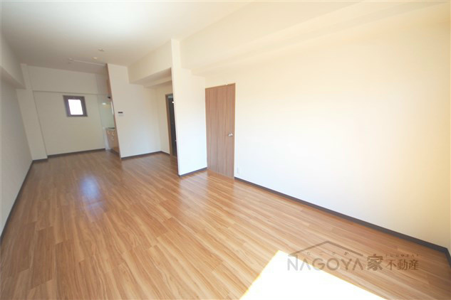 ヤマコ第２ビル リビング