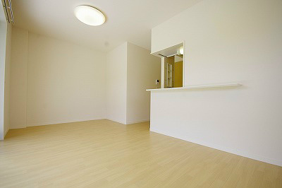 クリスタルガーデンⅡ  リビング