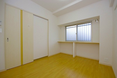 クリスタルガーデンⅡ  ベッドルーム