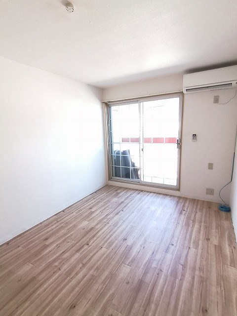 ヴィレッジ岩倉 ベッドルーム