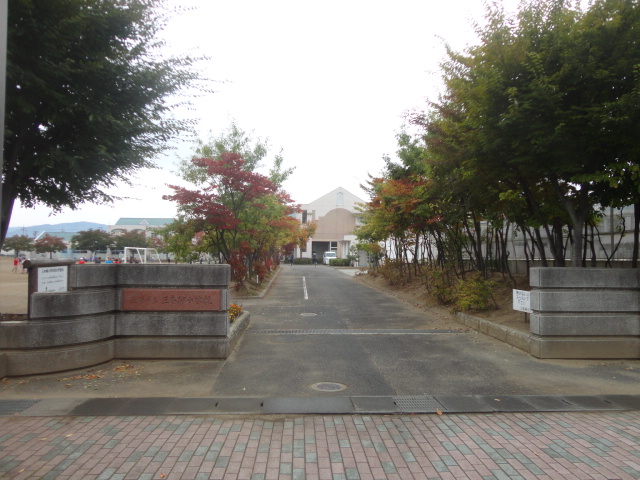 カーサ　レザン 小学校