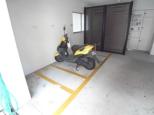 六甲アビタシオン 駐車場
