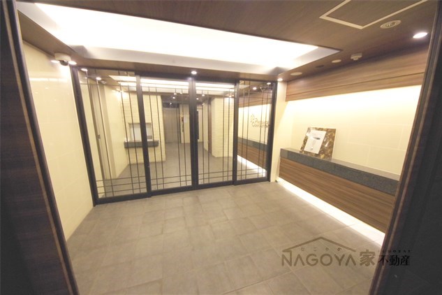 プレサンス錦プレミアム エントランス