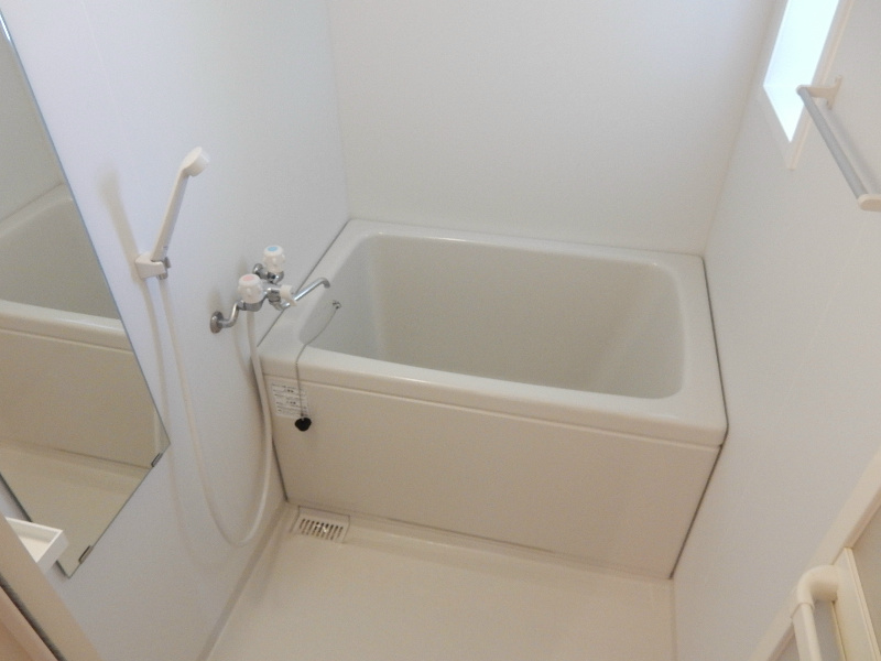 プリミエール常滑栄町 風呂画像