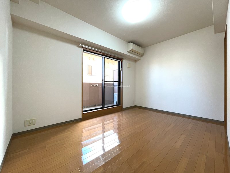 BUENA上大川前通10番町 リビング