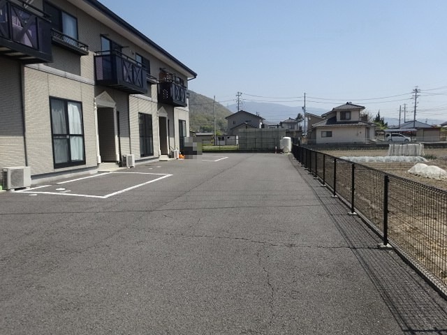 インプレッシブ21 駐車場