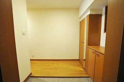 グランドパレスロイヤルコート大手町  玄関