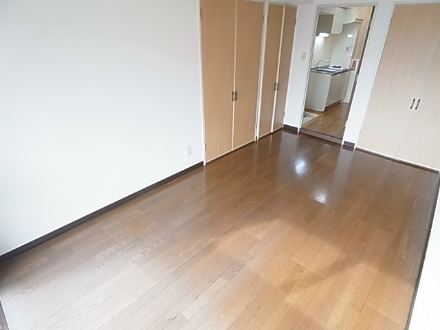 ラフィーヌ・池田５番館 リビング