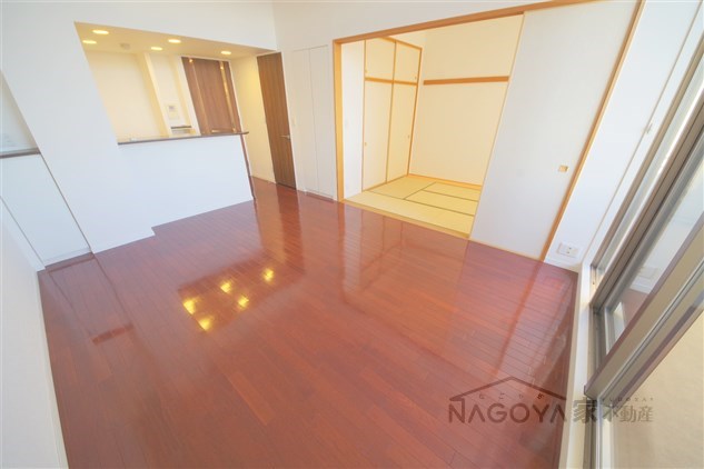 SS.FLAT桜山 リビング