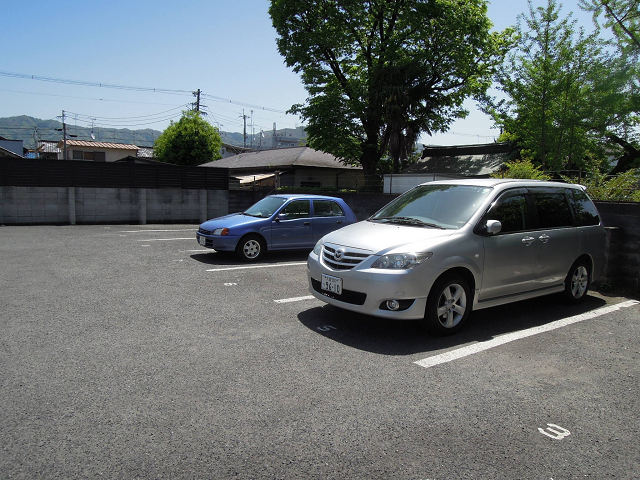 グリーンハイツ西尾　 駐車場
