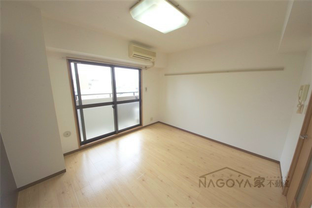 ラフォーレ千種 リビング