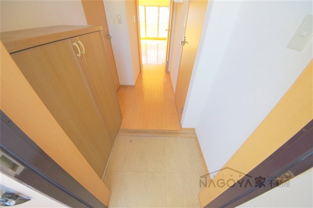 セレブランド堀田駅前 玄関