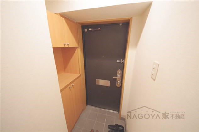 アビタシオン葵 玄関