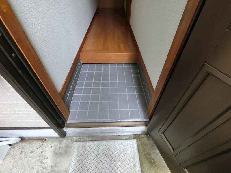 ハイツ稲98 玄関