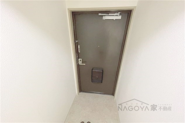 レスカール白金 玄関