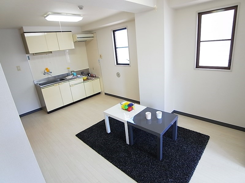 ラフィーヌ・池田５番館 リビング