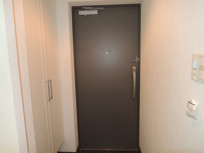 エスリード八尾北本町 玄関