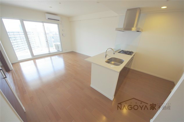 アデグランツ大須 リビング