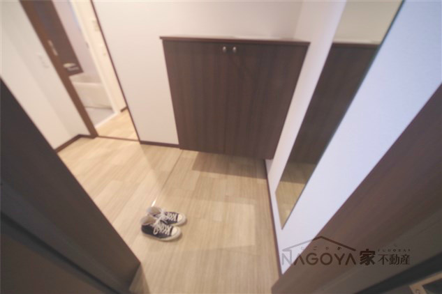 アーデン東別院 玄関