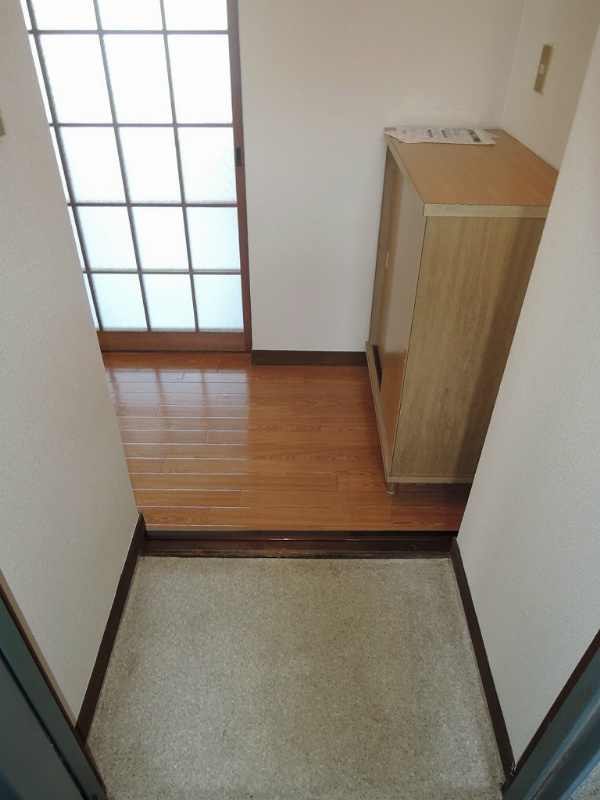 第三白石ビル 玄関