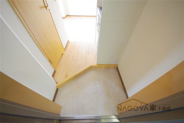 ドール丸の内 玄関