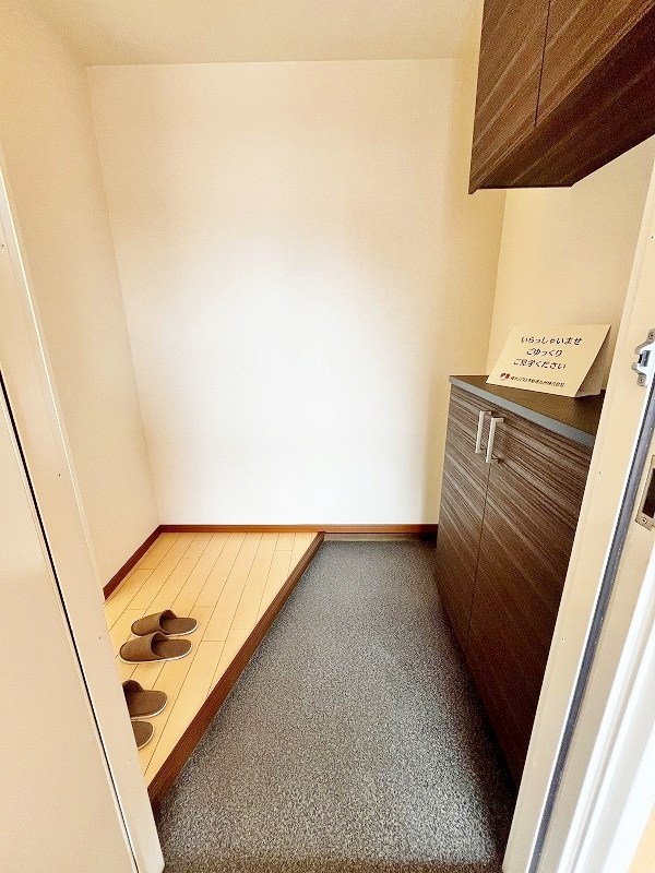 フレグランス常盤　Ｂ棟 玄関