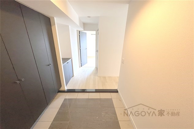 アーデン泉プレミア 玄関