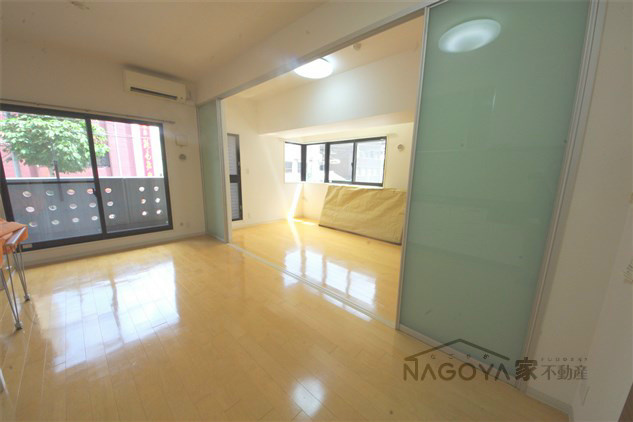 スタジオスクエア泉 リビング