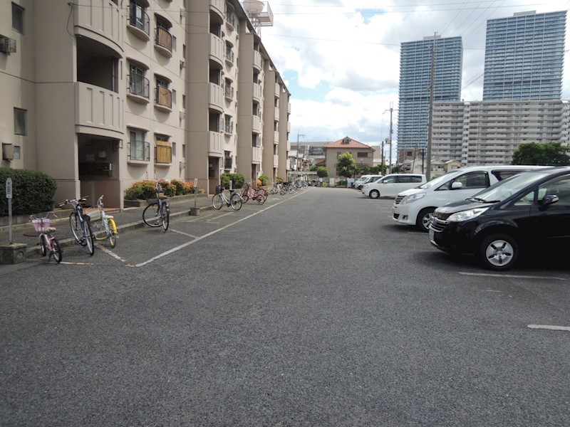 チュリス久宝寺 駐車場