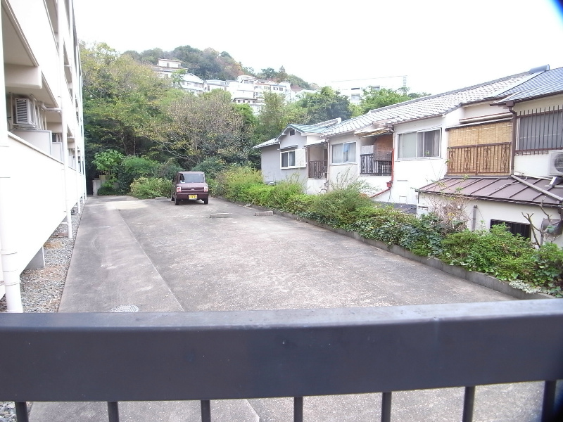 オプティ岡本山手 駐車場