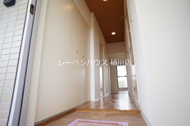 ニューサンライズ 玄関