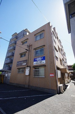 パークハイツ三萩野 102号室 外観