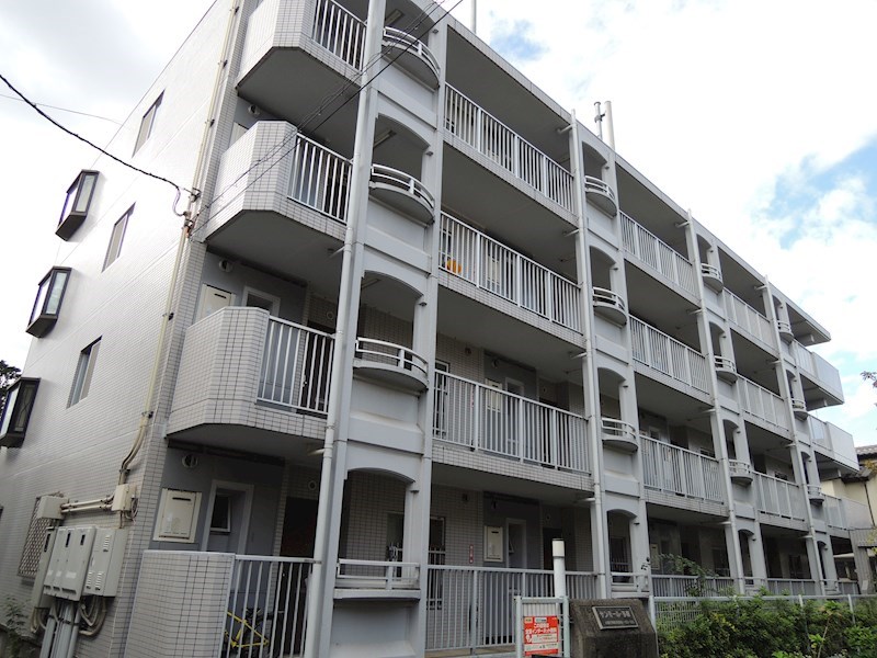 サンモール多摩 204号室 外観