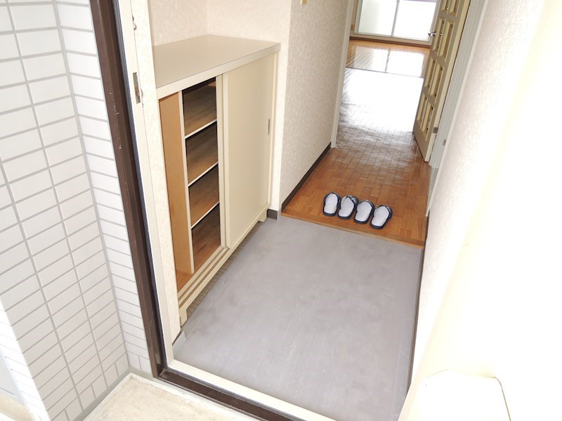 サンモール多摩 玄関