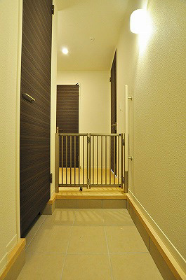 メゾンケイＡ棟 玄関