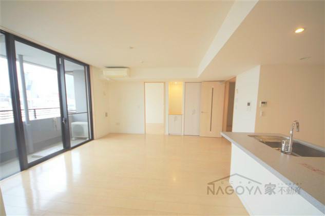 グラン・アベニュー栄 リビング