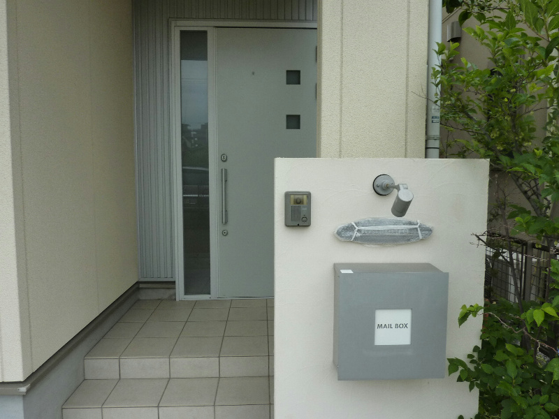 津島町戸建 玄関