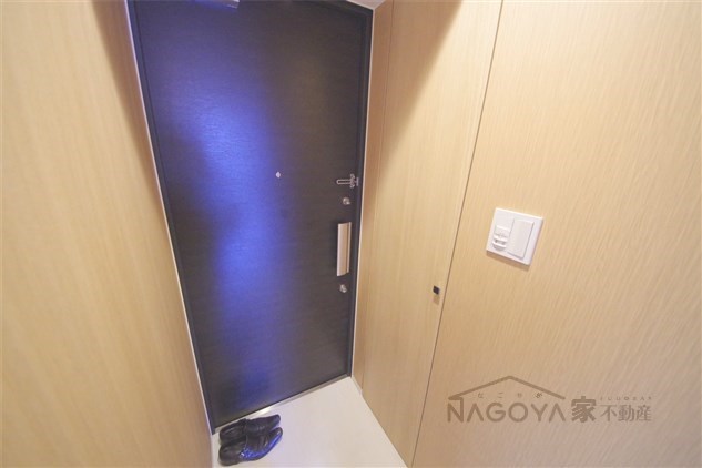 シエルブルー栄 玄関