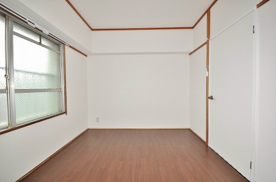 大里中町ハイツ ベッドルーム